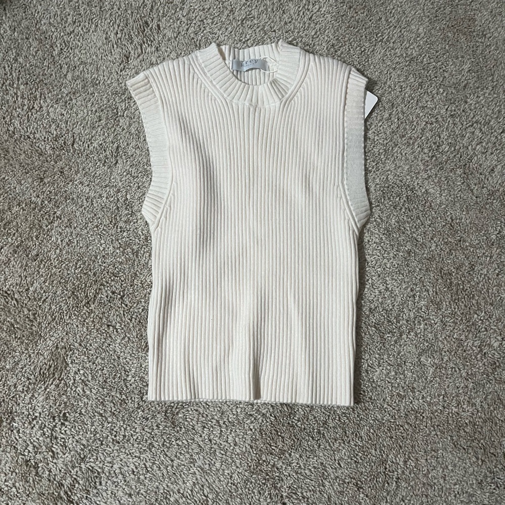 NWT Cream Cropped Muscle Tee with Mock-neck Collar and Ribbed Texture